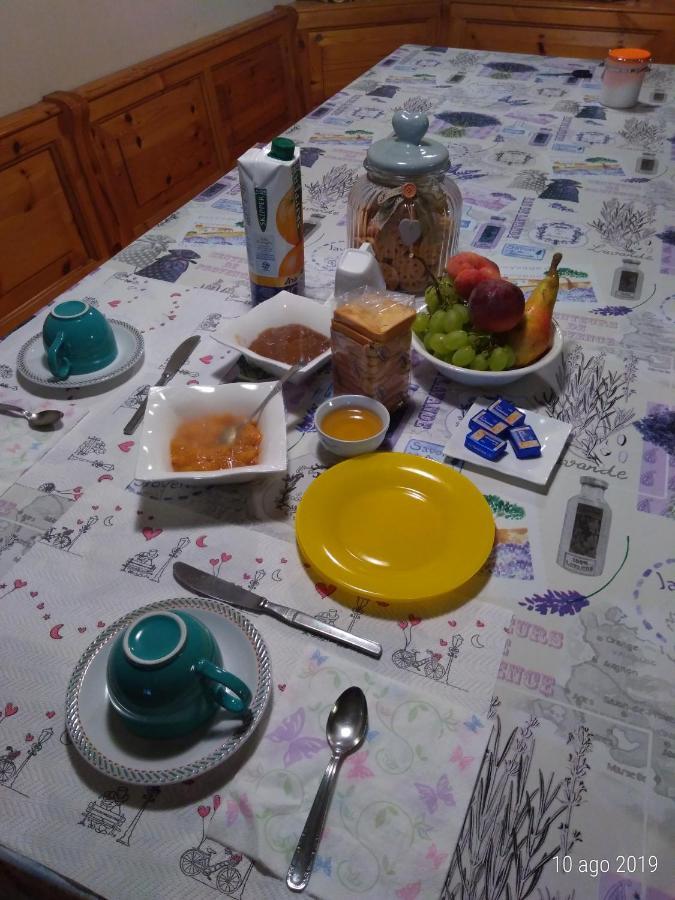 Beb Infamiglia Bed & Breakfast Cascinette Dış mekan fotoğraf
